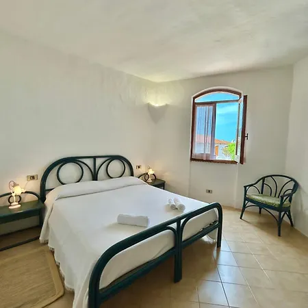 Nura's - Paola Vista Mare Apartmán